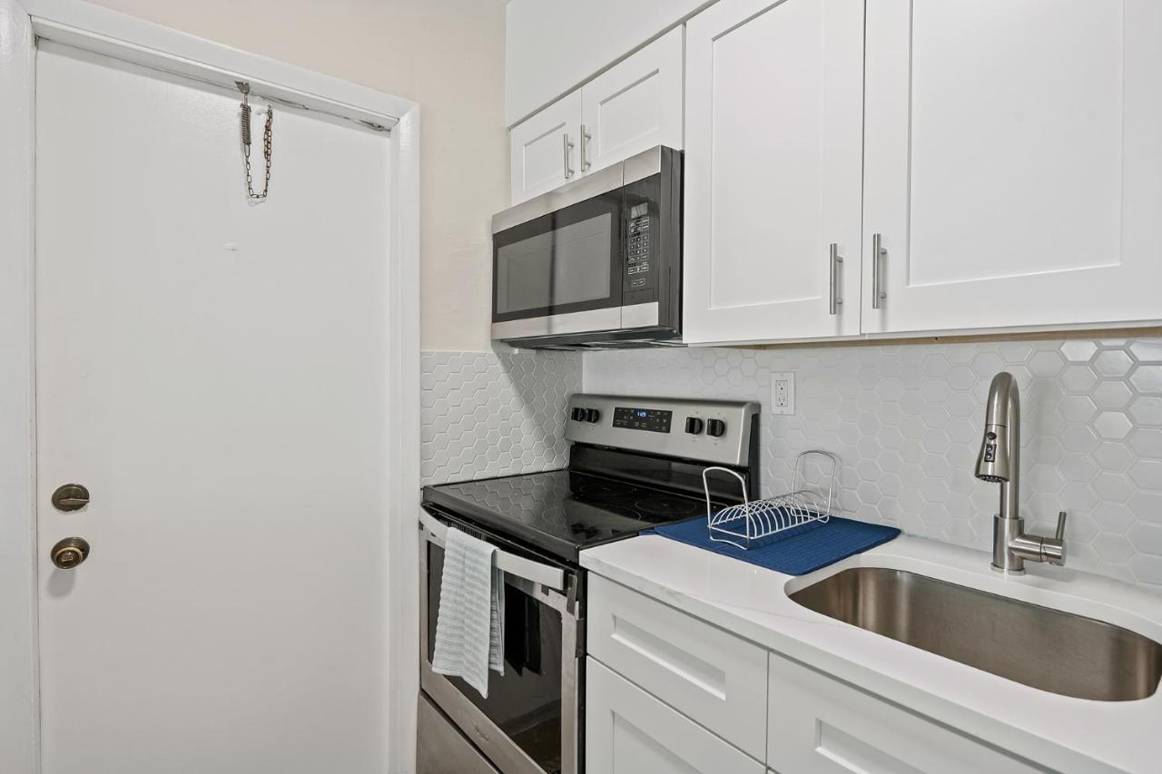 Comfy Bnb W/ King Bed + Work/Travel + Beach 8 Min Hallandale Beach Bagian luar foto