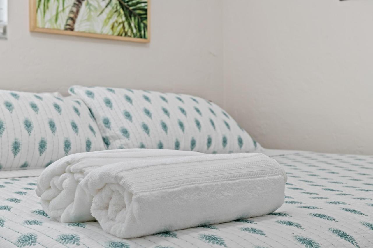 Comfy Bnb W/ King Bed + Work/Travel + Beach 8 Min Hallandale Beach Bagian luar foto