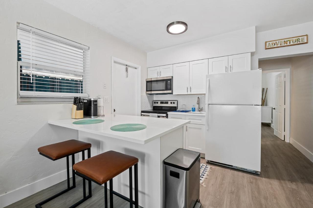 Comfy Bnb W/ King Bed + Work/Travel + Beach 8 Min Hallandale Beach Bagian luar foto