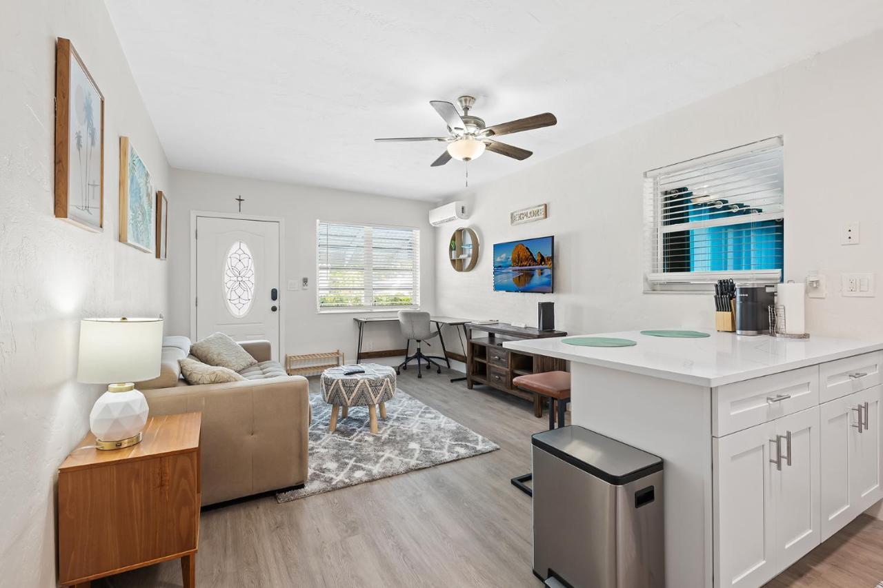 Comfy Bnb W/ King Bed + Work/Travel + Beach 8 Min Hallandale Beach Bagian luar foto